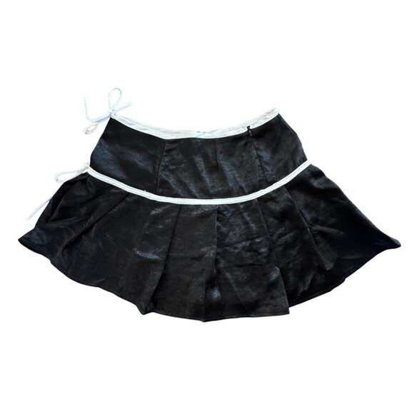Forever 21 Pleated Mini Skater Skirt Womens S Black White Accents Polyester - Picture 5 of 5